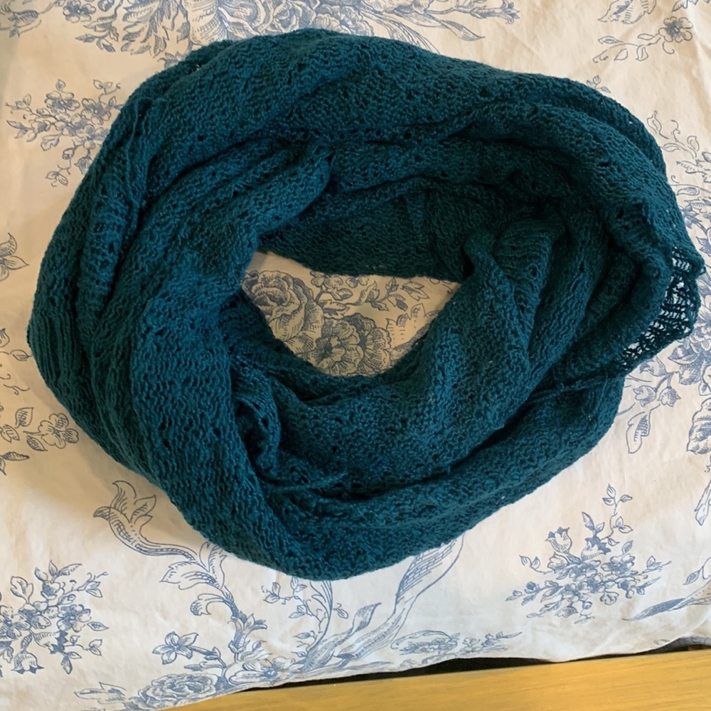 Paula Bianco infinity scarf new teal color